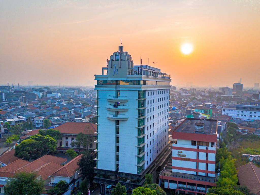 Horison Ultima Menteng Tampak Depan